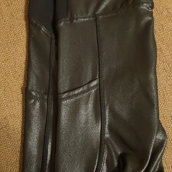 Tagoo Maternity Faux leather leggings - Picture 7 of 11